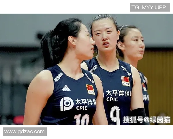 杭州羽毛球队在世界锦标赛积分榜上以70分稳居第一名展现强劲实力